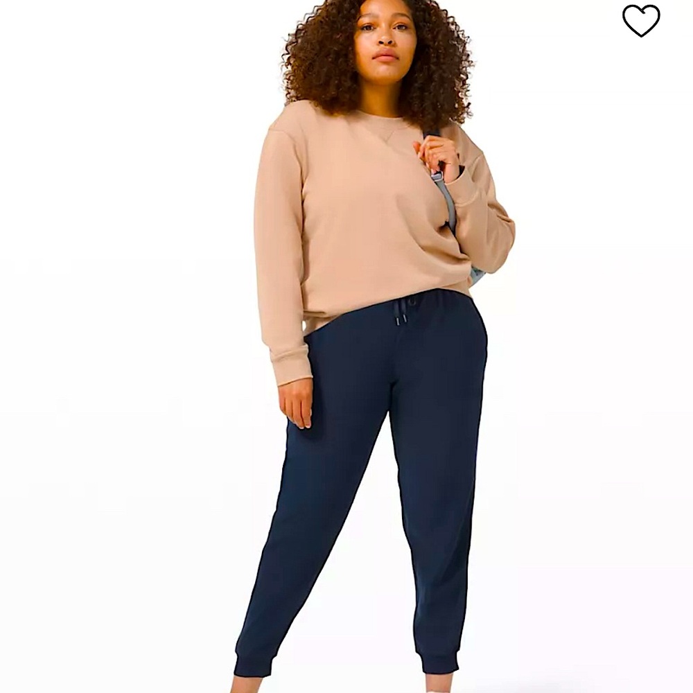 🍋Lululemon On the Fly Joggers in Navy - Picture 2 of 13